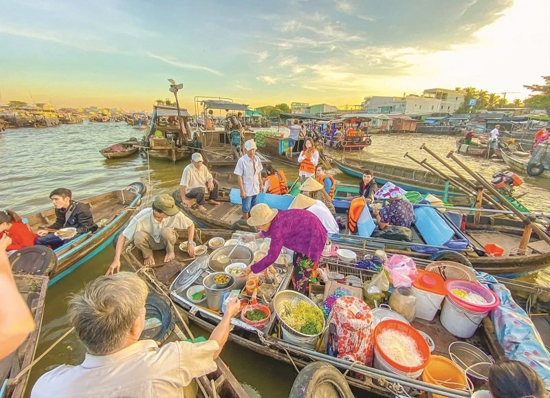 MUA BÁN SẦM UẤT